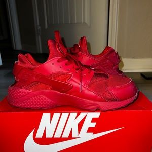 Nike Huarache Red
